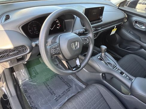 Used 2025 Honda HR-V LX image 17