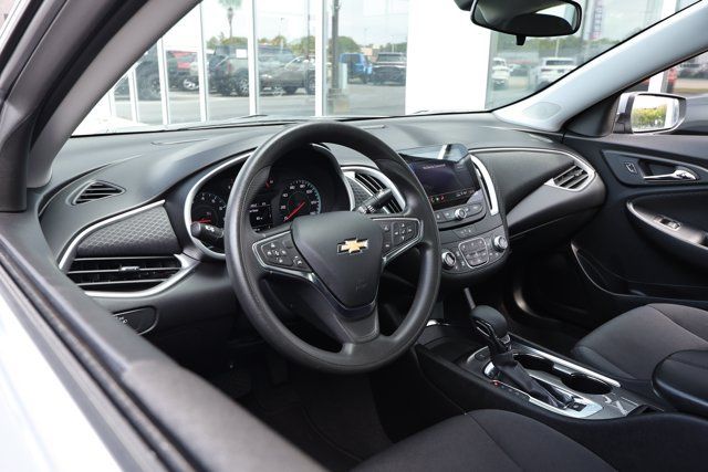 Used 2025 Chevrolet Malibu LT FWD image 23