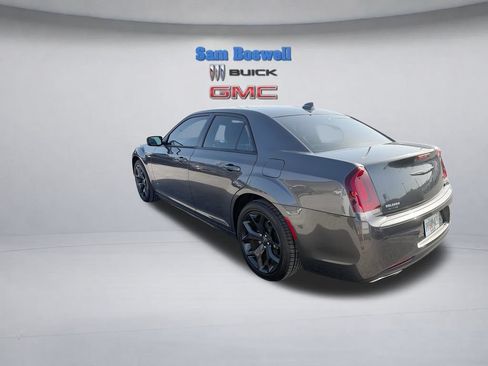 Used 2023 Chrysler 300 Touring L w/ Popular Equipment Group RWD image 8