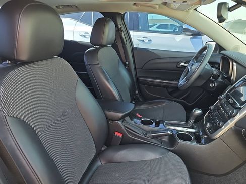 Used 2016 Chevrolet Malibu LT w/ Power Convenience Package FWD image 4
