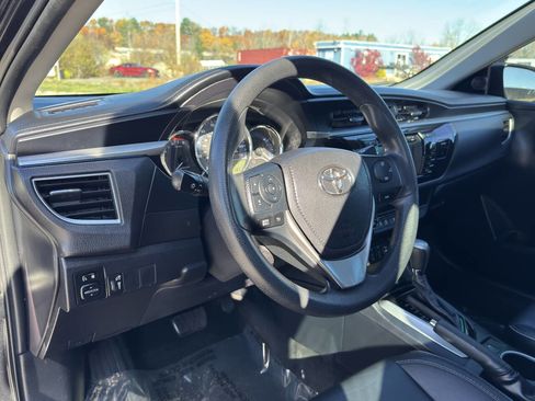 Used 2015 Toyota Corolla LE image 11
