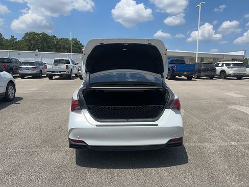 Used 2022 Toyota Avalon Limited w/ Advanced Safety Package FWD image 4