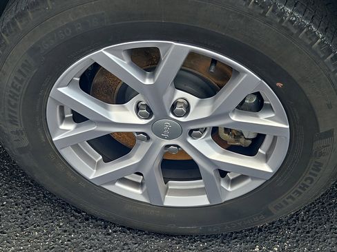 Used 2022 Jeep Grand Cherokee L Limited w/ Luxury Tech Group II image 6