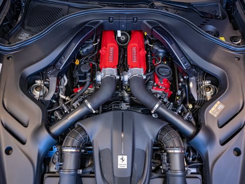 Used 2025 Ferrari Roma Spider image 28