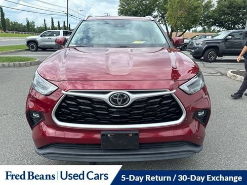 Used 2023 Toyota Highlander XLE AWD/4WD image 22
