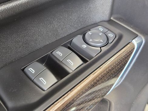 Used 2022 Chevrolet Silverado 1500 LT image 12