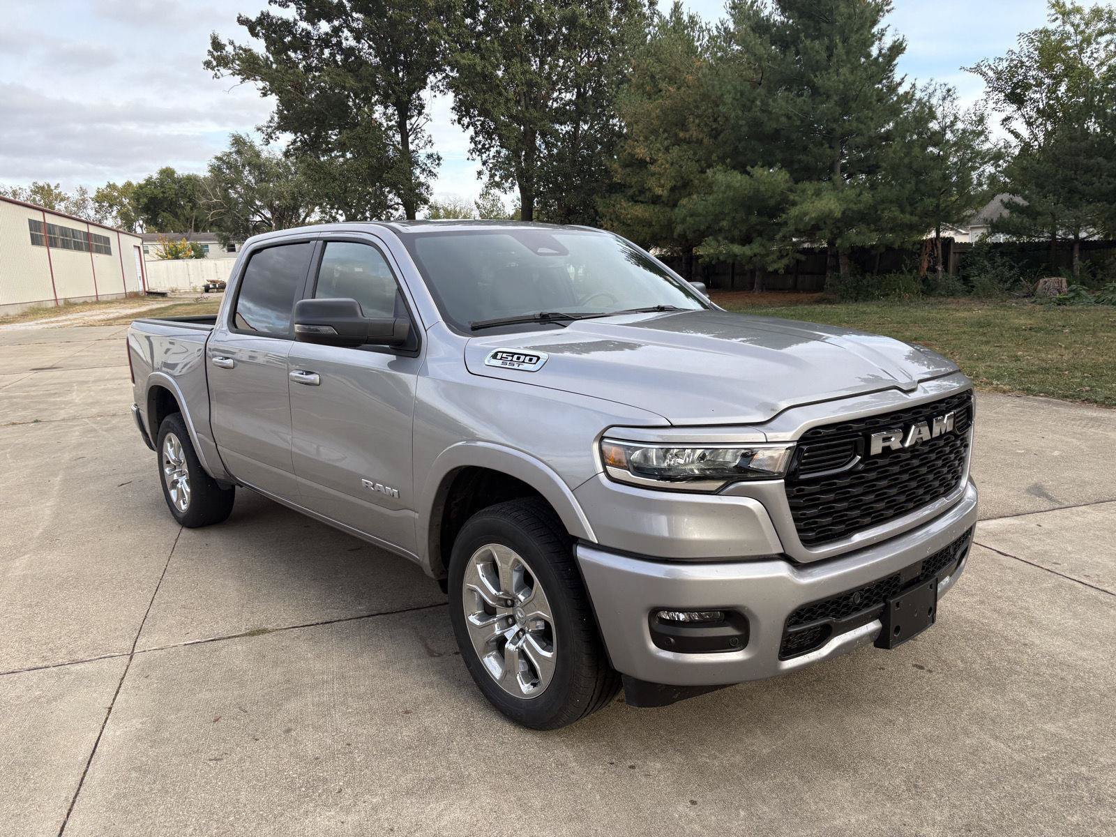 Used 2025 RAM 1500 Big Horn AWD/4WD image 2