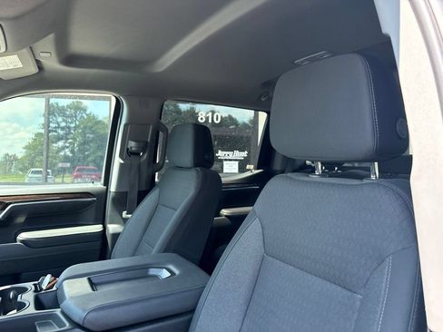 Used 2024 GMC Sierra 1500 Elevation AWD/4WD image 3