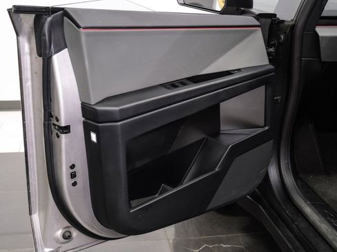 Used 2025 Tesla Cybertruck AWD Crew Cab image 47