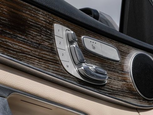 Used 2019 Mercedes-Benz C 300 Sedan image 41