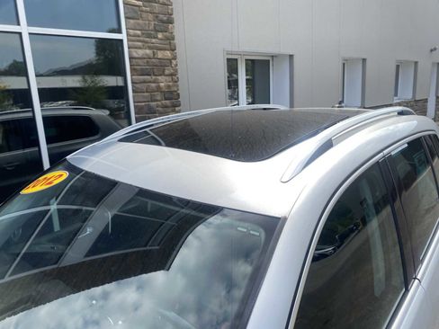 Used 2012 Volkswagen Tiguan SE image 5