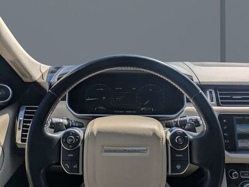 Used 2016 Land Rover Range Rover HSE image 32