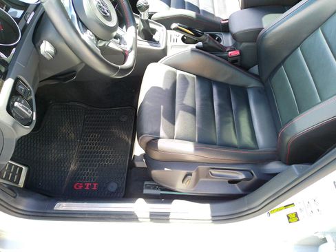Used 2019 Volkswagen GTI SE w/ SE Experience Package FWD image 13