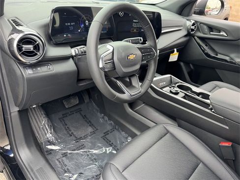 New 2026 Chevrolet Equinox LT w/ Convenience Package II image 11