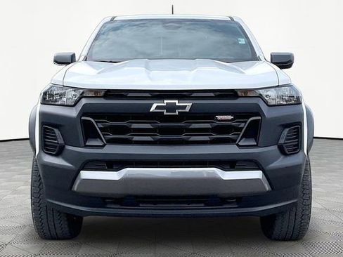 Used 2024 Chevrolet Colorado Trail Boss AWD/4WD image 2