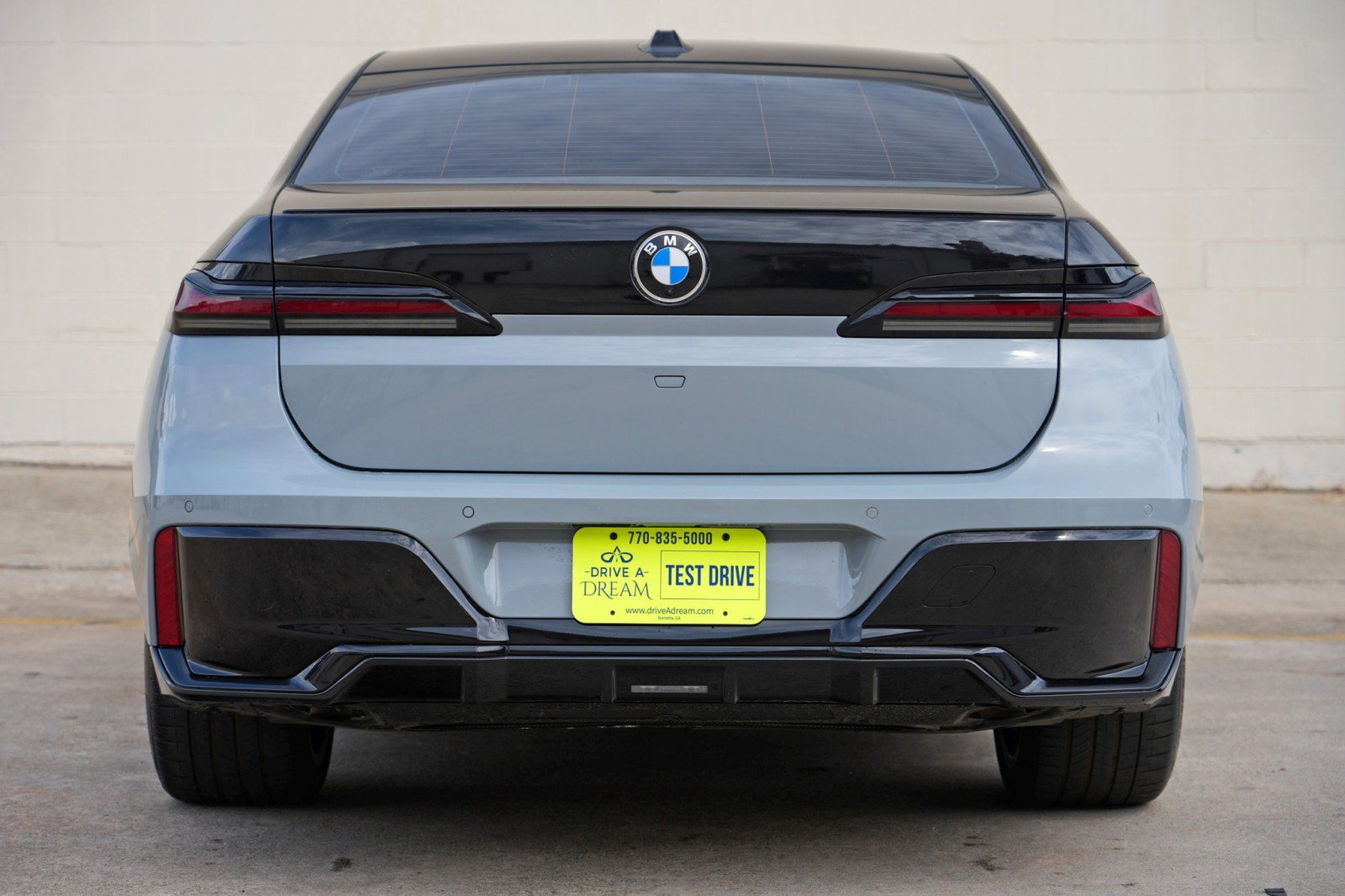 Used 2025 BMW 740i RWD image 11