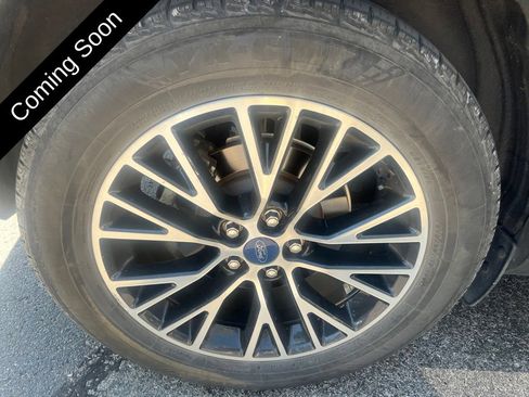Used 2022 Ford Escape SEL w/ Technology Package FWD image 48