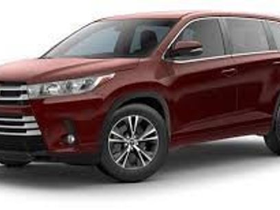 Used 2019 Toyota Highlander SE