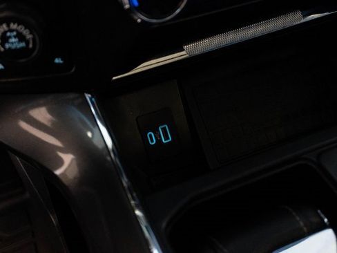 Used 2022 Ford F150 Lariat w/ Equipment Group 502A High image 39