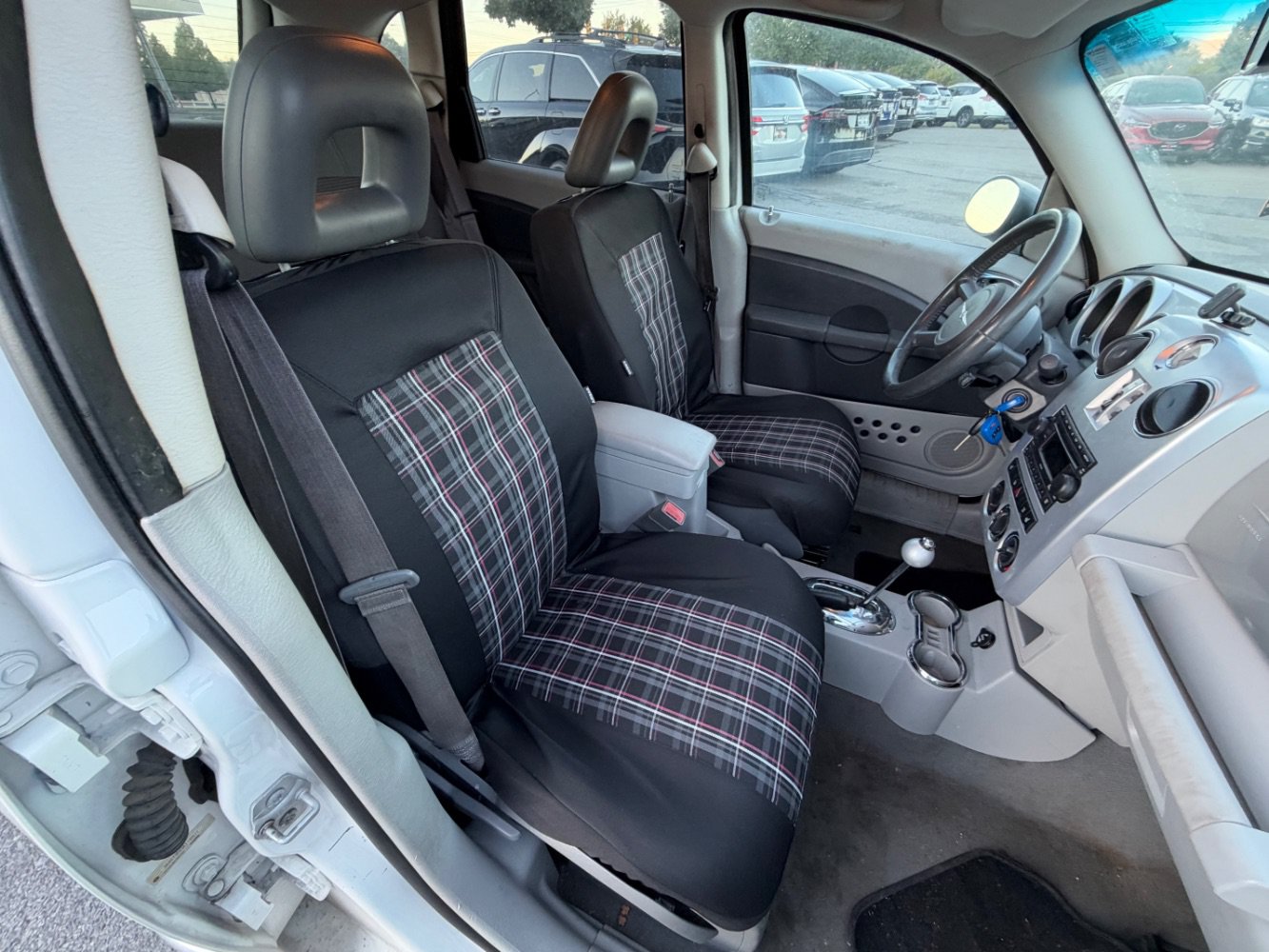 Used 2010 Chrysler PT Cruiser w/ Convenience Group FWD image 10