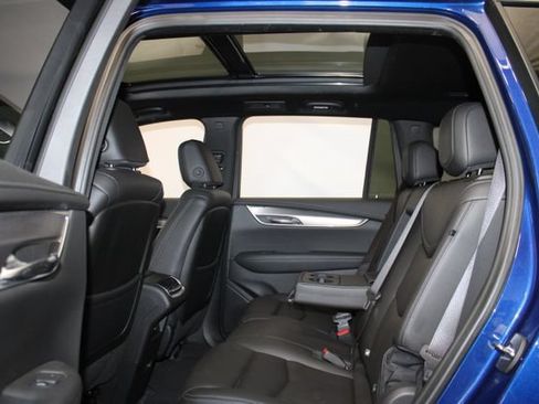 Certified 2023 Cadillac XT6 Luxury AWD/4WD image 9