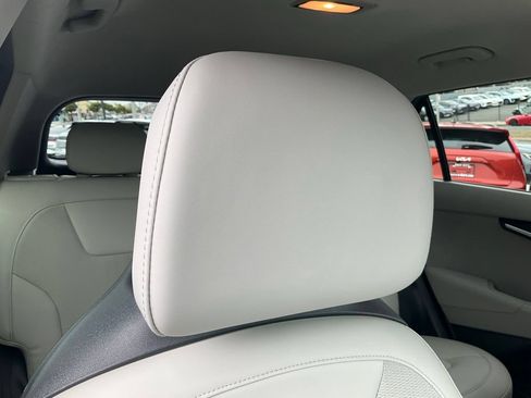 Used 2023 Kia Niro Wind FWD image 57
