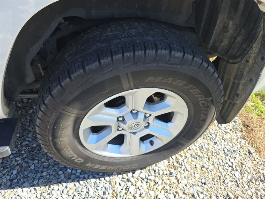 Used 2021 Toyota 4Runner SR5 AWD/4WD image 5