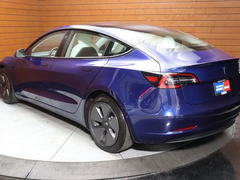 Used 2023 Tesla Model 3 Standard Range image 9