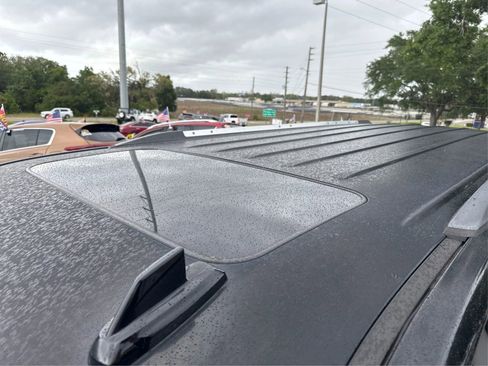 Used 2017 Chevrolet Suburban Premier AWD/4WD image 11