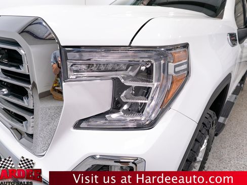 Used 2021 GMC Sierra 1500 SLT w/ SLT Premium Plus Package AWD/4WD image 8