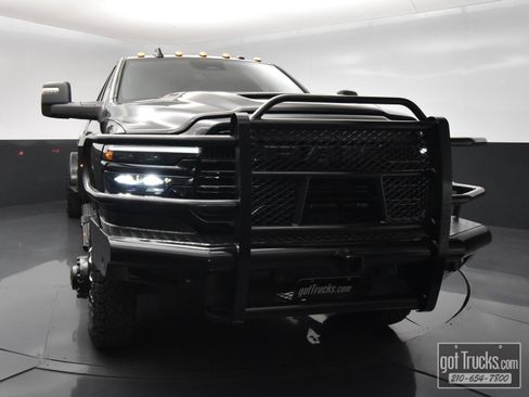 Used 2025 RAM 3500 Laramie w/ Night Edition AWD/4WD image 50
