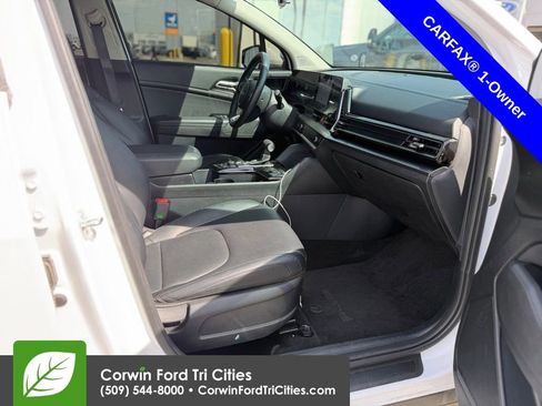 Used 2024 Kia Sportage EX image 9