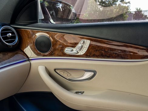Used 2017 Mercedes-Benz E 300 image 23