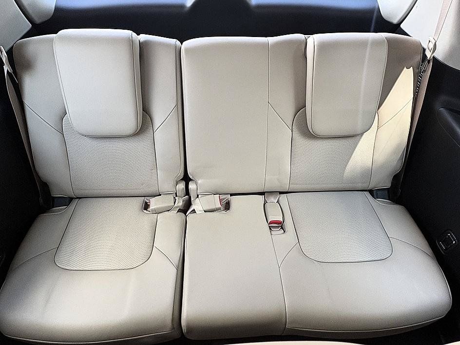 Used 2017 Nissan Armada Platinum AWD/4WD image 12