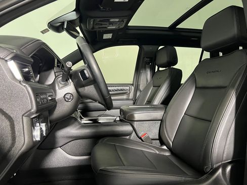 Used 2024 GMC Yukon Denali image 5