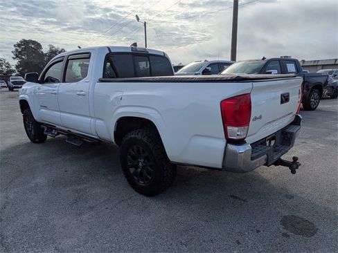 Used 2016 Toyota Tacoma SR5 w/ Towing Package image 5