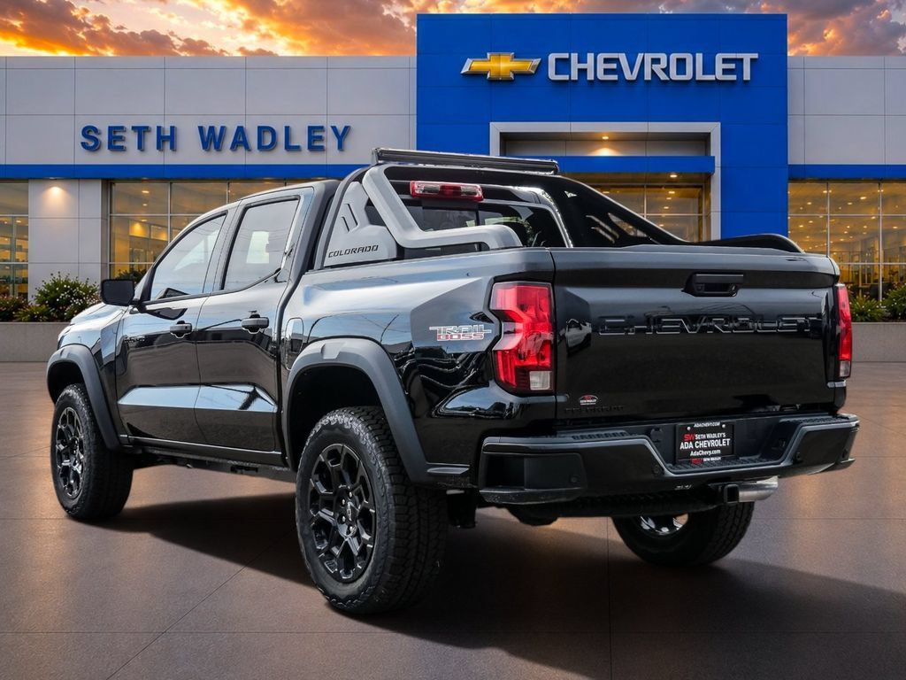 New 2026 Chevrolet Colorado Trail Boss w/ Midnight Edition AWD/4WD image 5