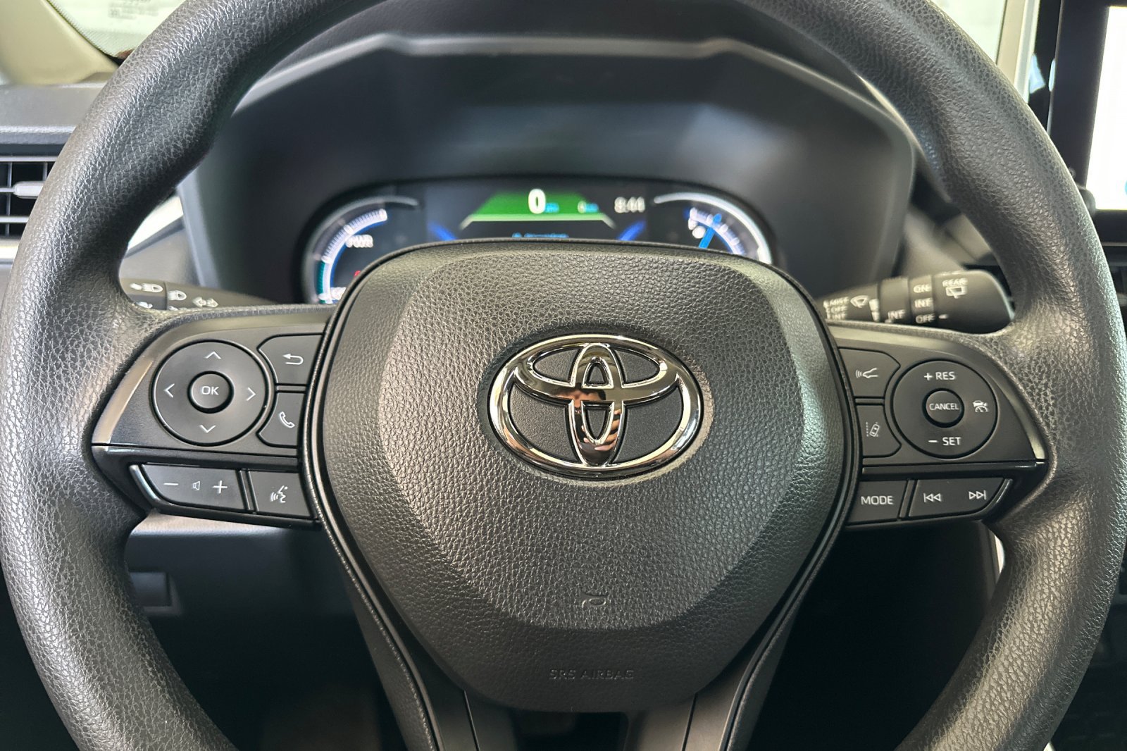Used 2025 Toyota RAV4 XLE AWD/4WD image 25