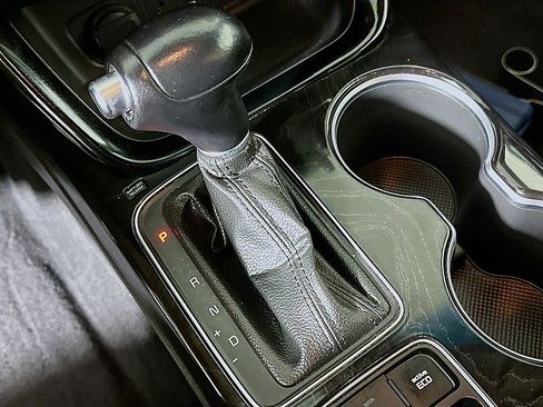 Used 2015 Kia Sorento SX image 19