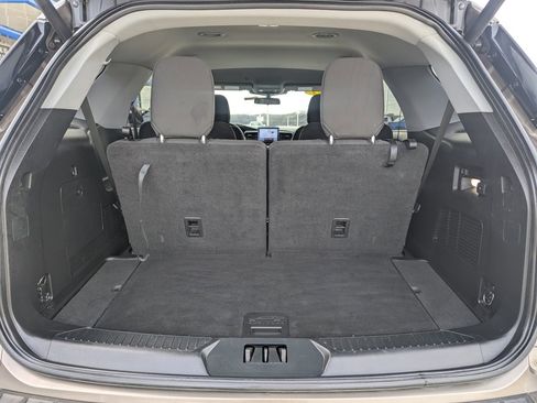 Used 2021 Ford Explorer XLT image 28