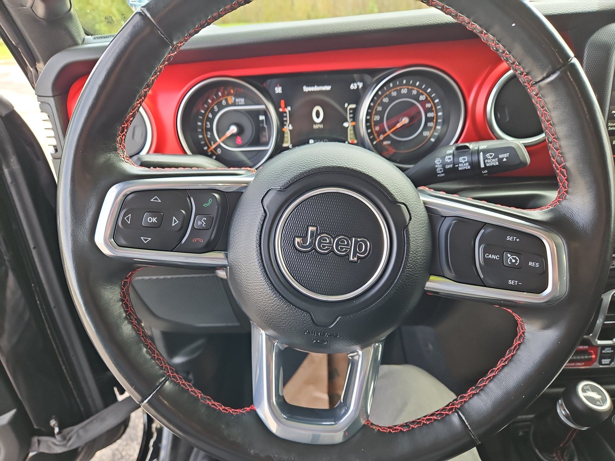 Used 2023 Jeep Wrangler Unlimited Rubicon w/ Dual Top Group AWD/4WD image 15