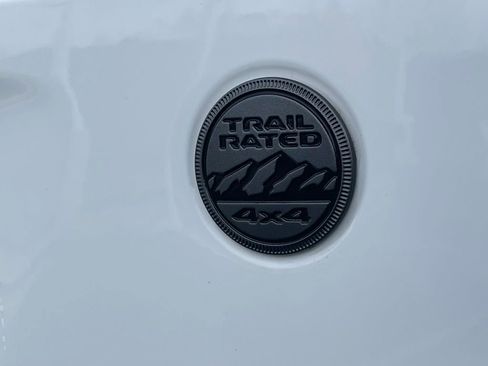 Used 2022 Jeep Gladiator Sport AWD/4WD image 27