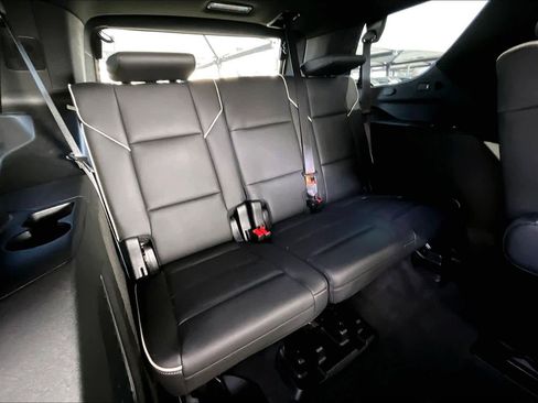 Used 2024 Cadillac Escalade Premium Luxury w/ Performance Package image 37