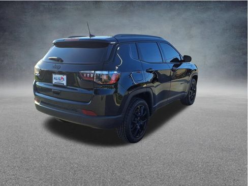 Used 2023 Jeep Compass Latitude AWD/4WD image 9