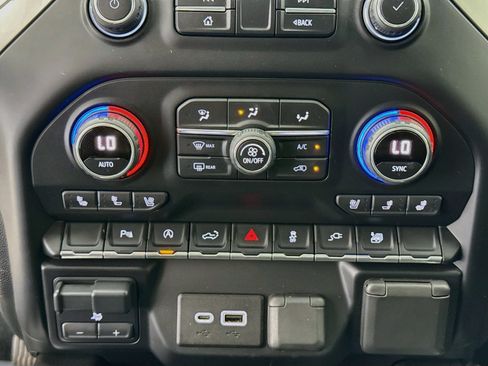 Used 2020 Chevrolet Silverado 1500 LTZ w/ LTZ Plus Package RWD image 17