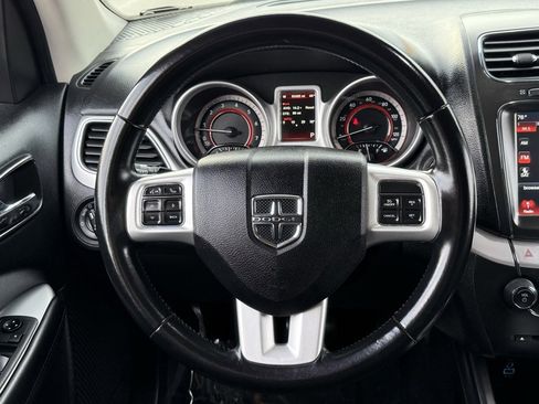 Used 2019 Dodge Journey SE image 30