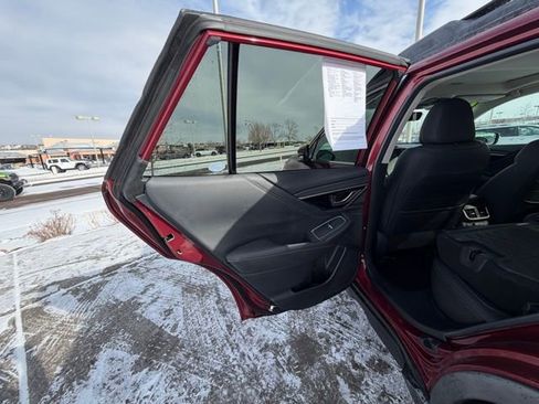 Used 2020 Subaru Outback Limited image 21