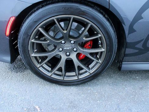 Used 2016 Dodge Charger SRT Hellcat w/ Harman/Kardon Audio Group image 18