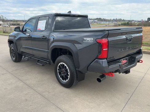 Used 2024 Toyota Tacoma TRD Off-Road AWD/4WD image 7