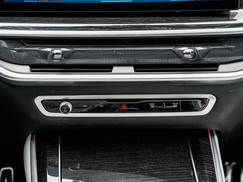 Used 2024 BMW X5 xDrive40i w/ M Sport Package image 15